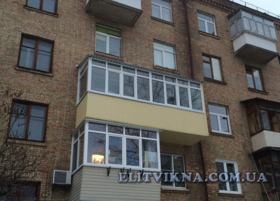 Балкон із виносом